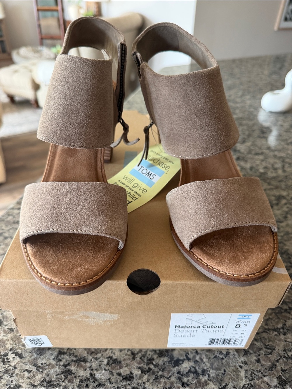 NIB Tom’s Majorca Cutout Heeled Sandal in Desert Taupe Suede - Picture 2 of 6
